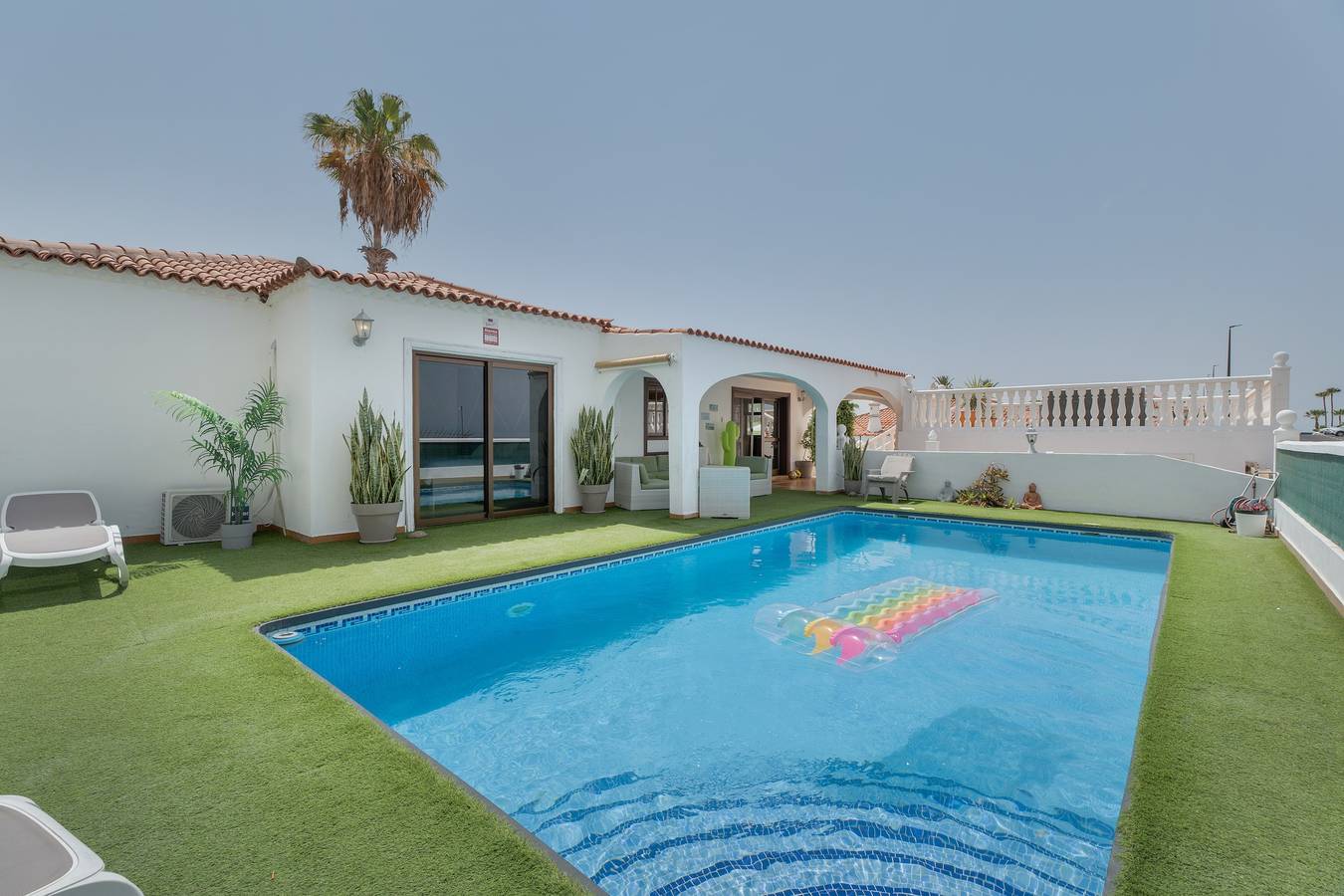 Holiday Villa 'Amarilla Golf' with Sea View, Wi-Fi and Air Conditioning in San Miguel de Abona, South Tenerife