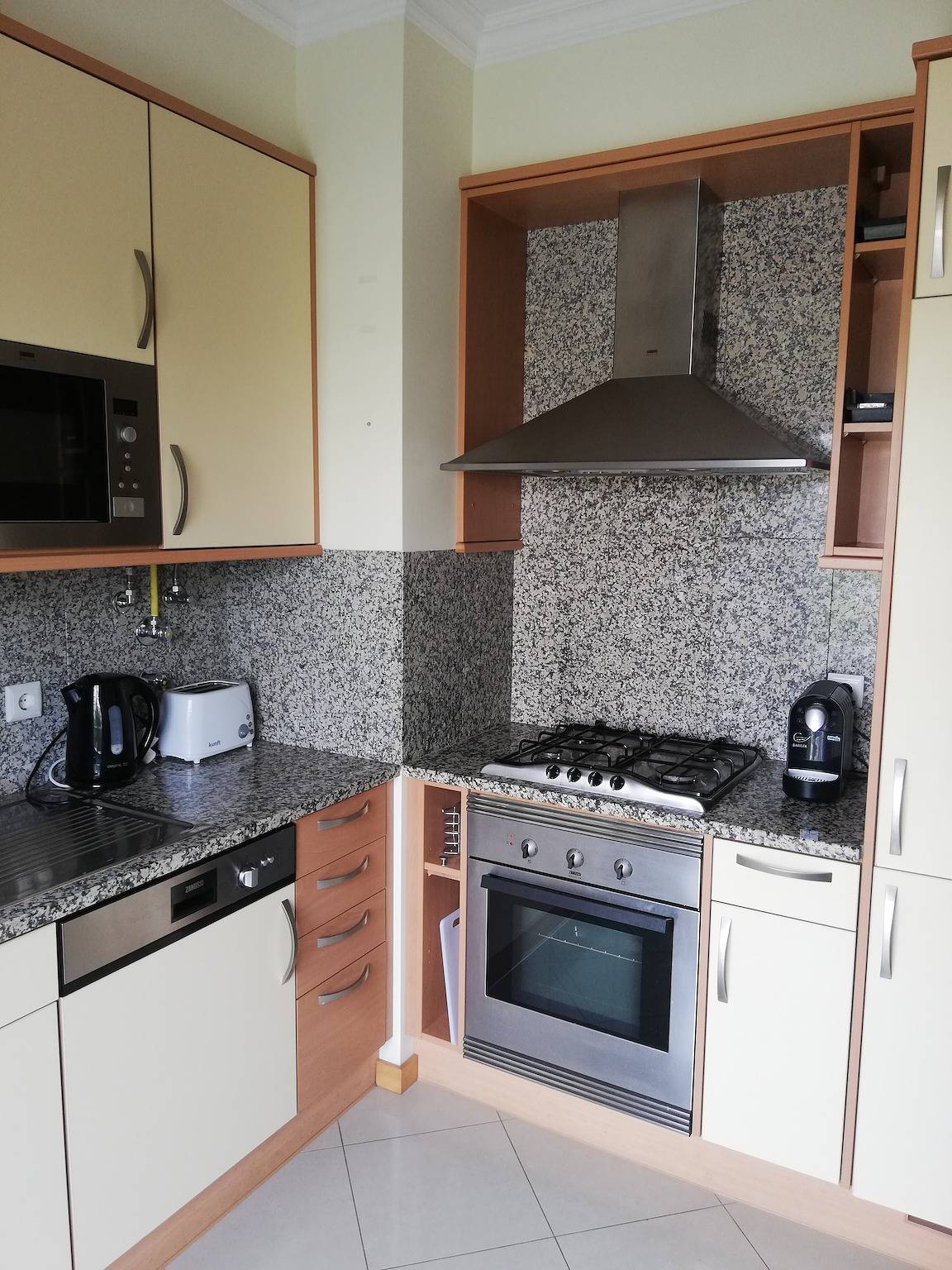 Ganze Wohnung, Ruhige 2-Zimmer-Wohnung mit Pool und fantastischer Aussicht in Albufeira, Faro Distrikt