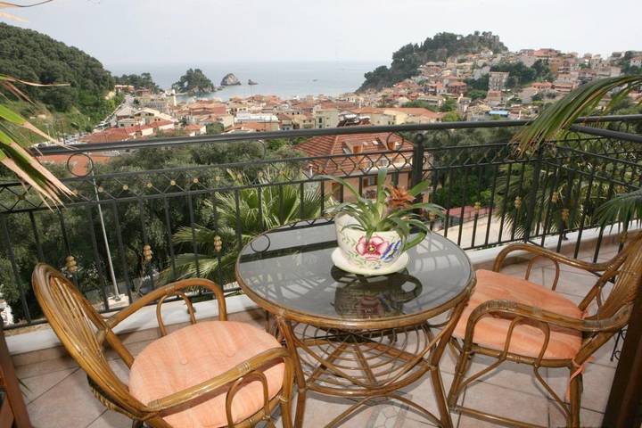 Vakantieappartement voor 3 personen, met balkon en tuin in Parga