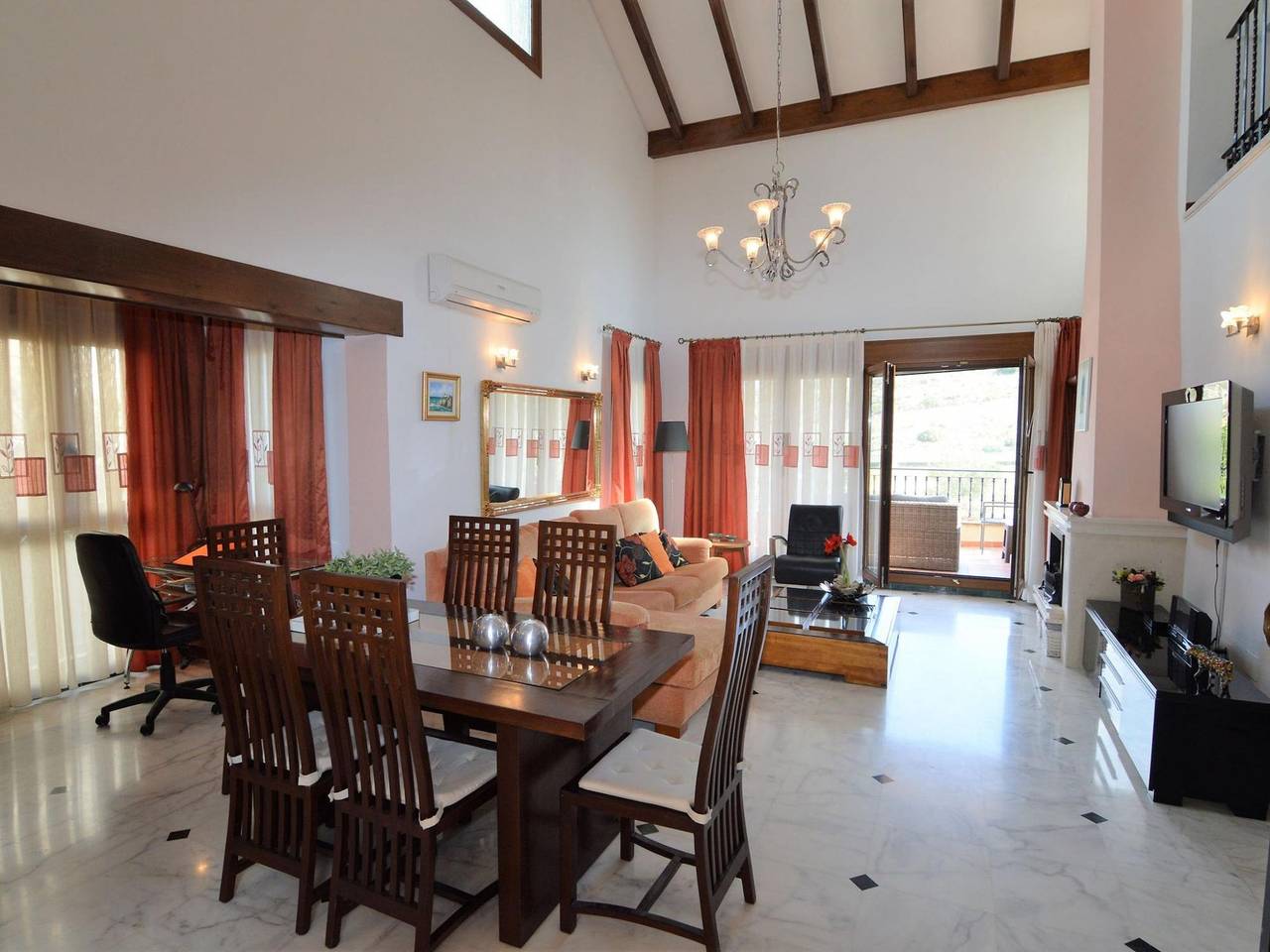 Great villa with Algorva with a view of the golf course in Montemar suburb, Algorfa