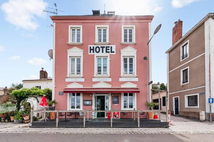 Hôtel pour 4 personnes, avec terrasse, animaux acceptés à Le Pellerin - 2