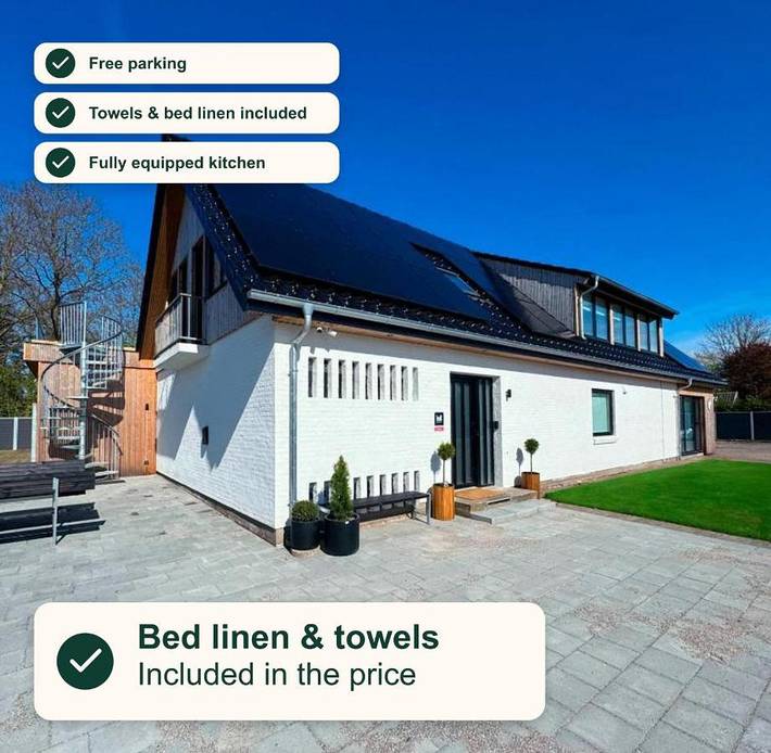 Ferielejlighed for 4 personer, med Balkon og Terrasse såvel som Have og Søudsigt i Odense