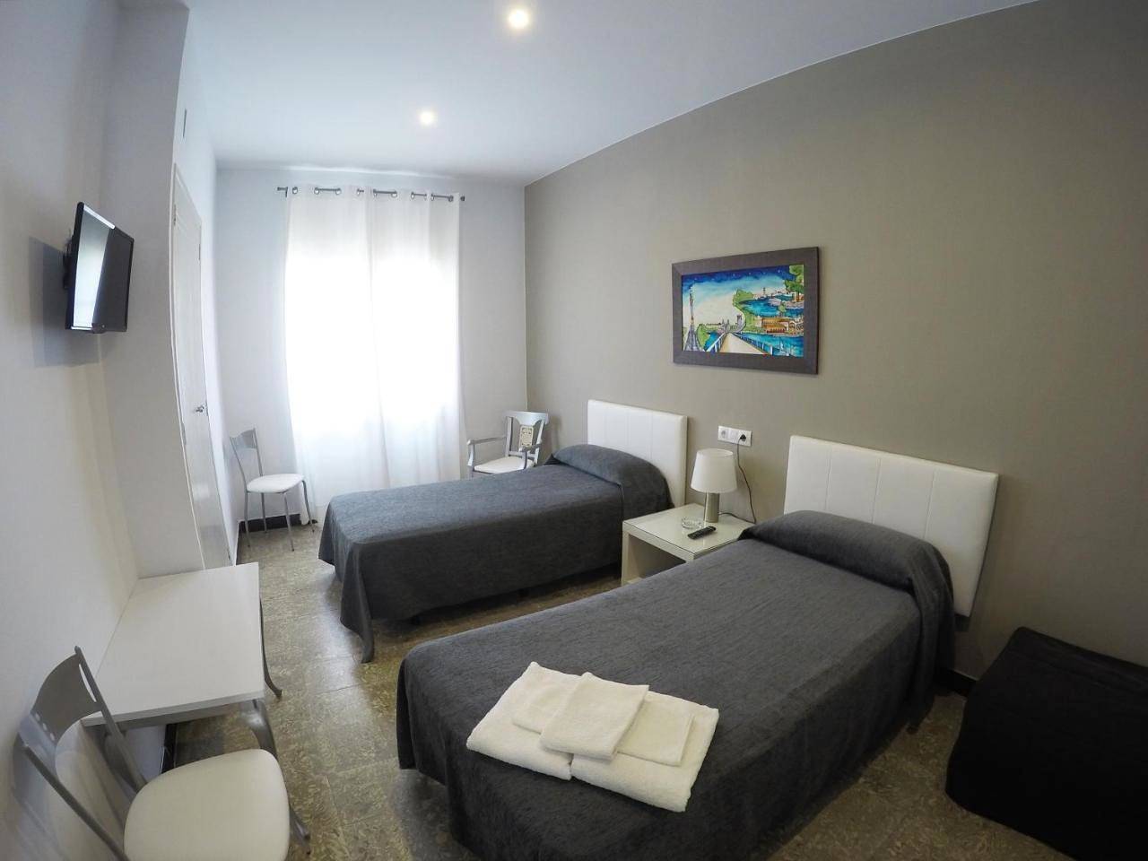 Hostal Mediterráneo in Platja Gran (Tossa de Mar), Tossa de Mar