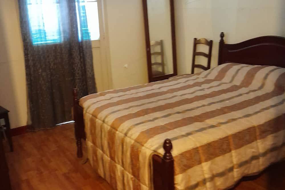Sunview 3-Bedroom Home\ndiscover comfort for seniors, veterans, and families, in Câmara de Lobos, Madeira