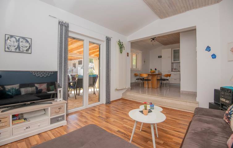 Charmante 115 m² große Wohnung mit Pool, Terrasse und WLAN in Dubrovnik-Neretva