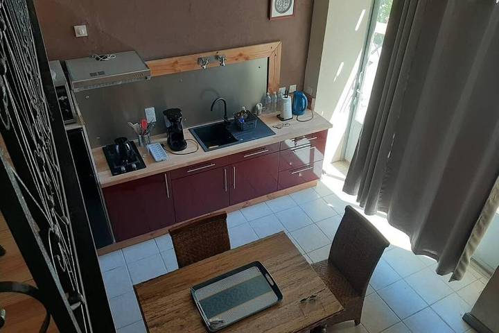 Gîte pour 4 personnes, avec jardin ainsi que vue et piscine à Moux - 3