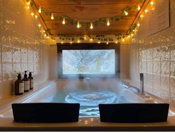 Casa de vacaciones para 12 personas, con piscina además de jacuzzi y balcón en Provincia de Jaén