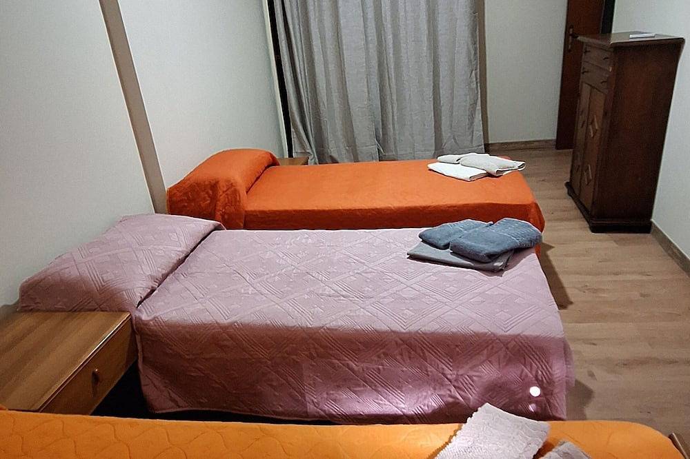 Entire apartment, Detached house surrounded by greenery in Gioiosa Marea, Messina Province