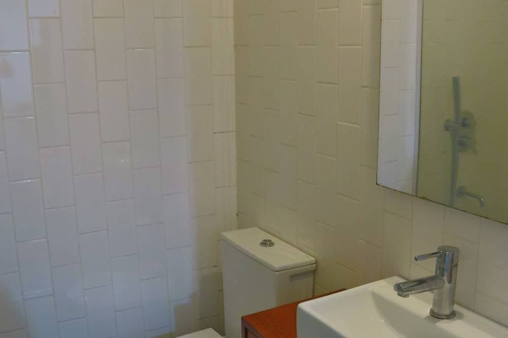 Geheel appartement, Central Renovated Apartment in Principe Real in Lapa, Lissabon