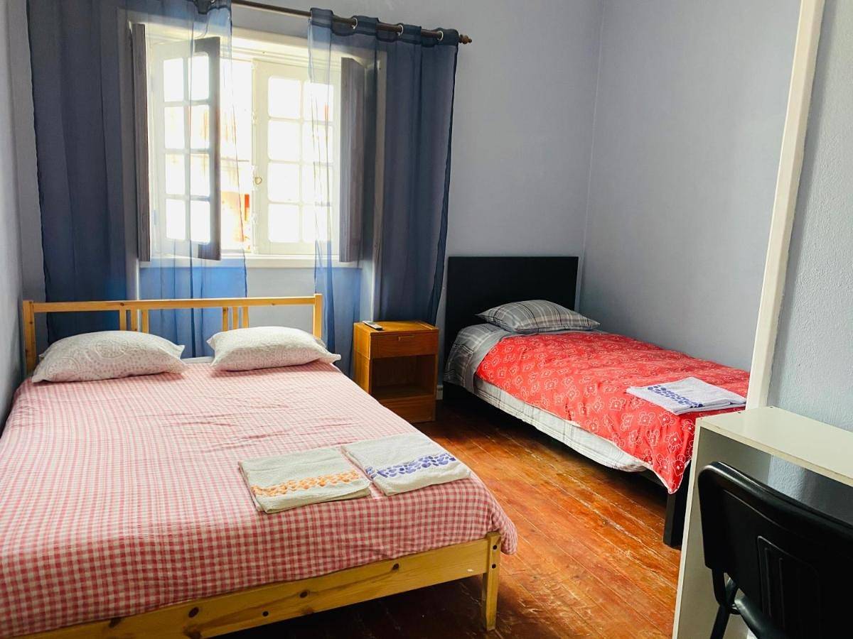 Triple Room with Shared Bathroom in Aveiro, Distrito de Aveiro