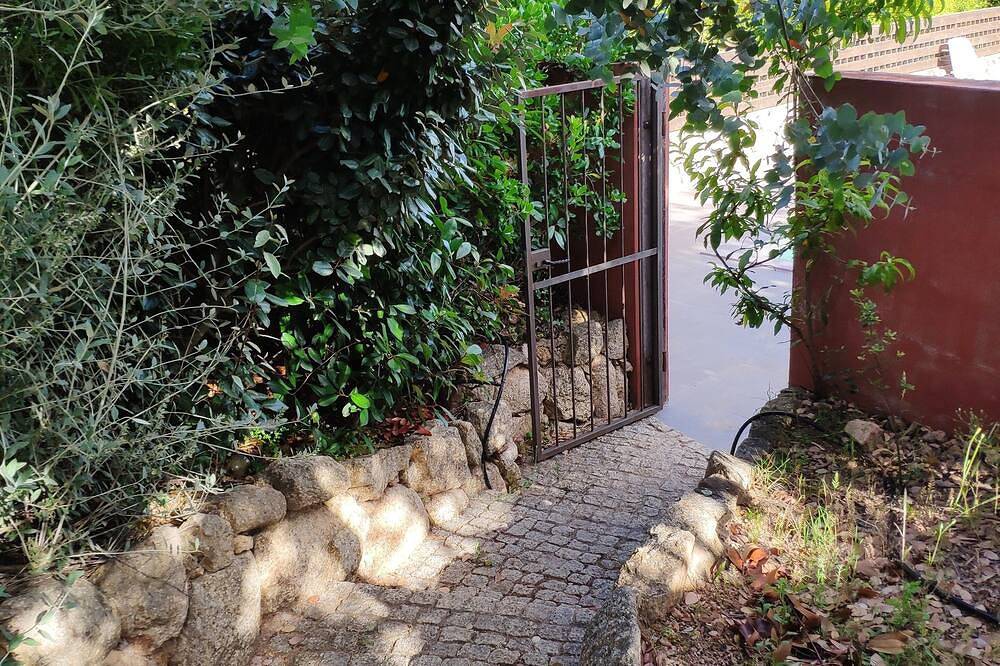 Alquila casa de piedra tipo bergerie con piscina comunitaria in Porto Vecchio, Parc naturel régional de Corse