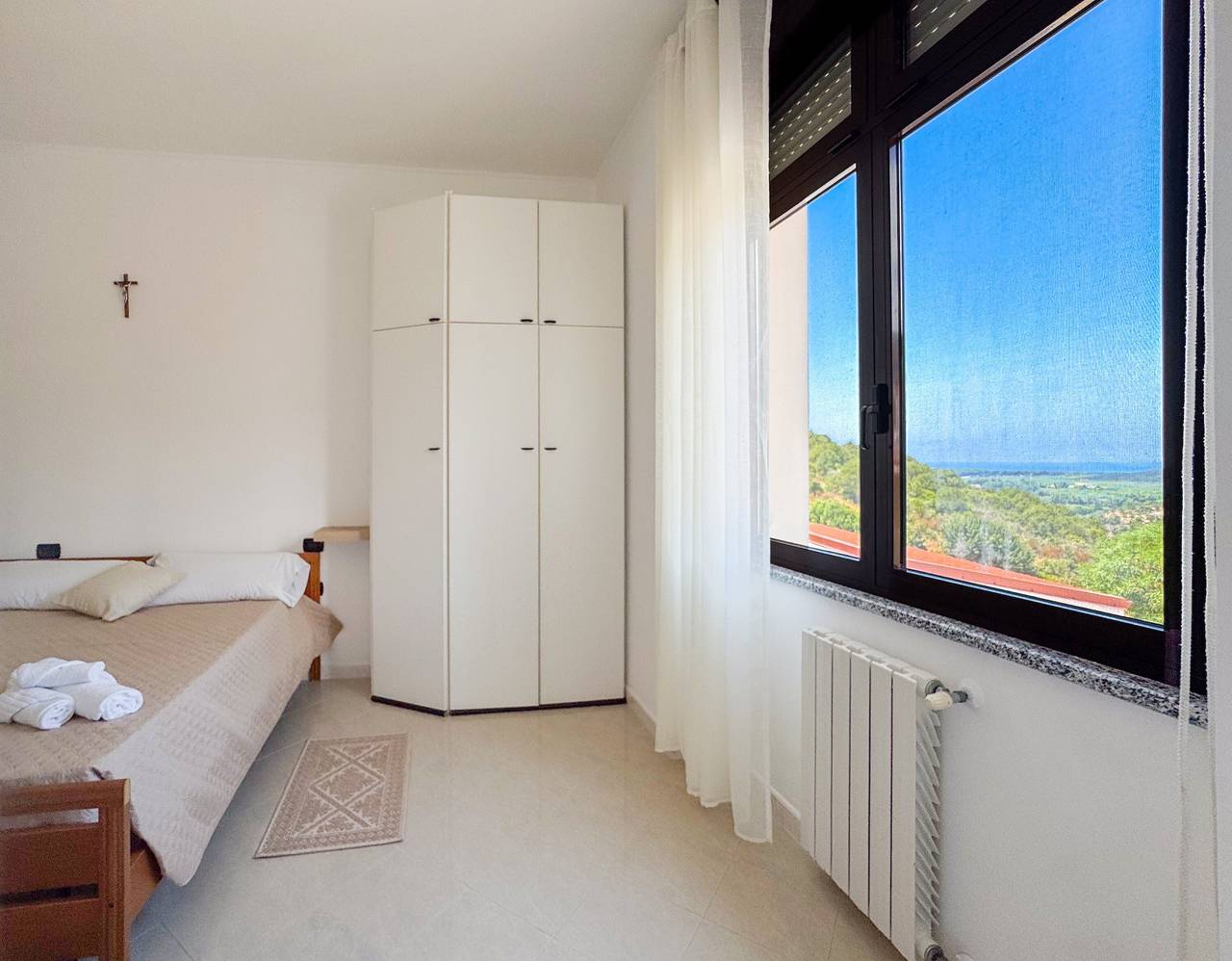 Camera familiare con bagno privato e vista mare in Gonnesa, Iglesiente