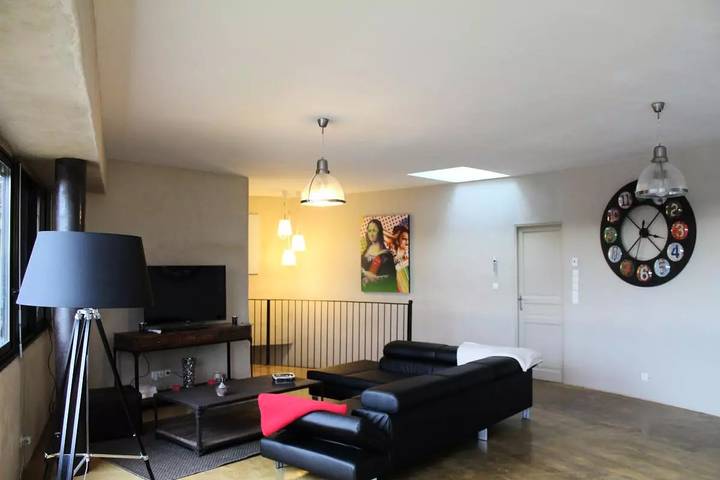 Gîte pour 8 personnes, avec terrasse à Altillac - 4