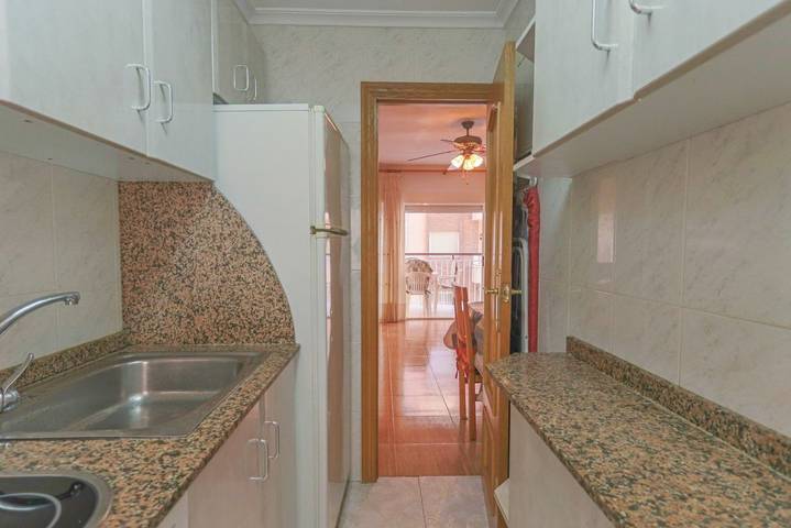 Ganze Wohnung, Ferienwohnung für 4 Personen mit Balkon/Terrasse in Santa Pola, Costa Blanca