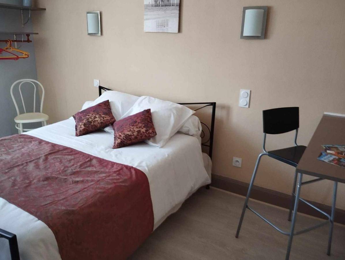 Double Room with Shared Bathroom in Prades-d'Aubrac, Parc naturel régional de l'Aubrac