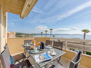 Ferienwohnung für 6 Personen, mit Terrasse in Cavalaire-sur-Mer