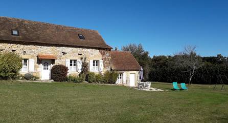 Gîte pour 6 personnes, avec jardin ainsi que terrasse et jacuzzi dans l' Aveyron