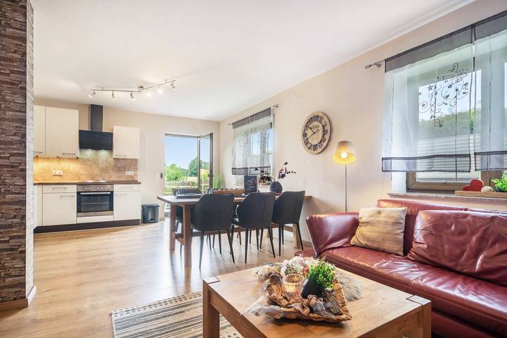 Apartamento entero, Eifel Dream Zingsheld con jacuzzi exterior privado y sauna in Fleringen, Naturpark Hohes Venn-Eifel
