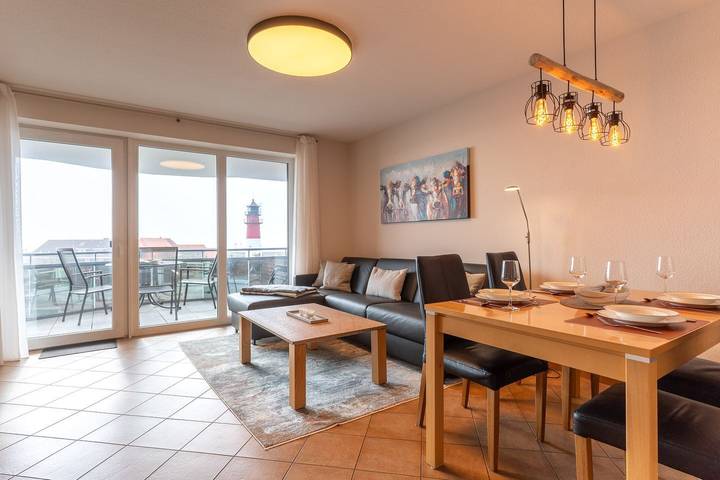 Ganze Wohnung, Traumhafter Panoramablick vom Balkon über den Hafen und die offene See in Hafen Büsum, Büsum