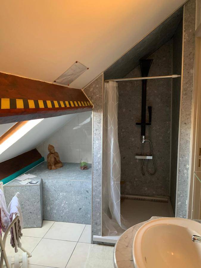 Comfort Quadruple Room in Trivières, La Louvière