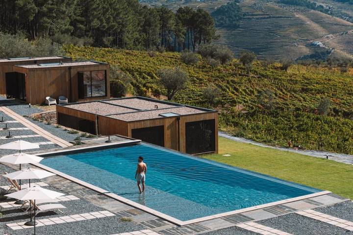 Gîte pour 4 personnes, avec Terrasse et Jardin ainsi que Bassin pour enfant et Piscine dans Sabrosa