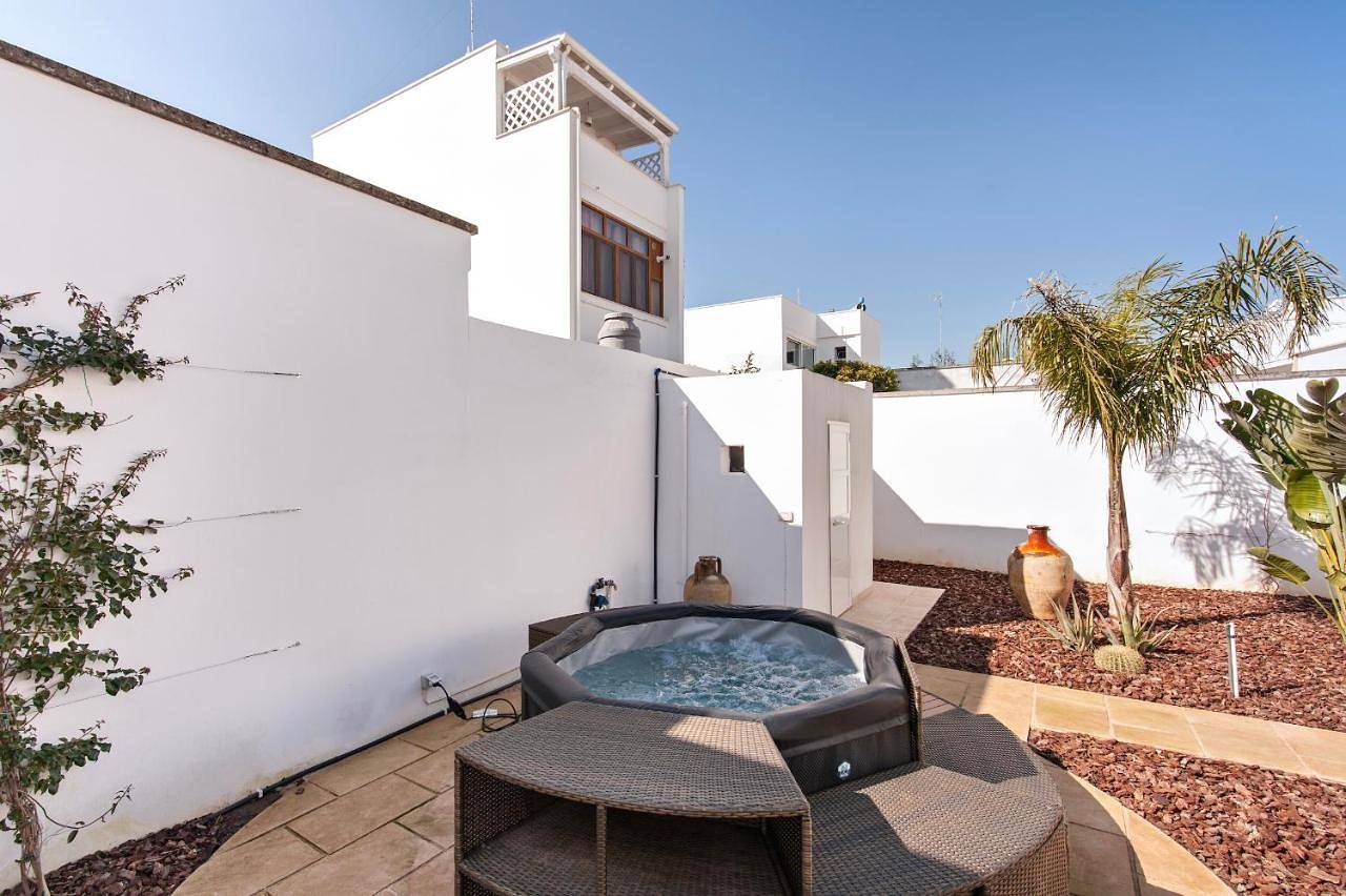 Doberdò Exclusive House & Spa Bath - Sit Apartment in Carmiano, Provincia di Lecce