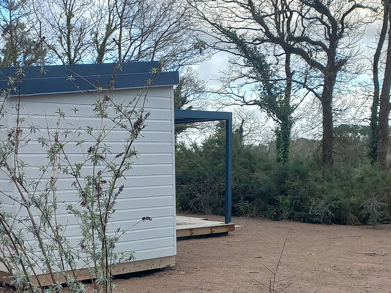 Chalet Cómodo con Clima y Estacionamiento / 2 Habitaciones in Marzan, Côte des Mégalithes
