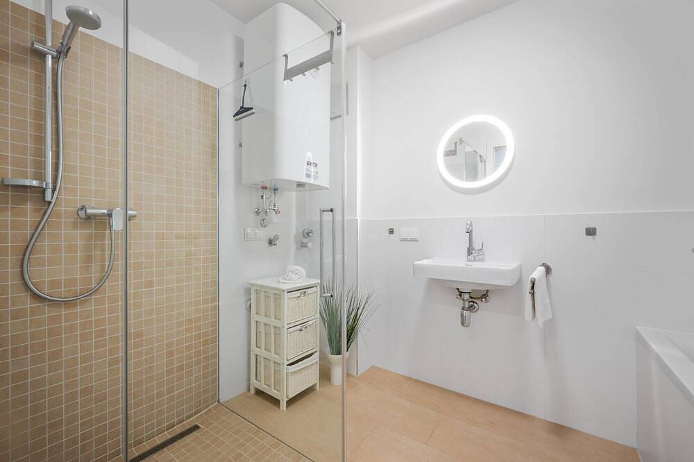 Ganze Wohnung, 1 bedroom gorgeous apartment in Pörtschach am Wörtherse in Pörtschach am Wörthersee, Klagenfurt-Land