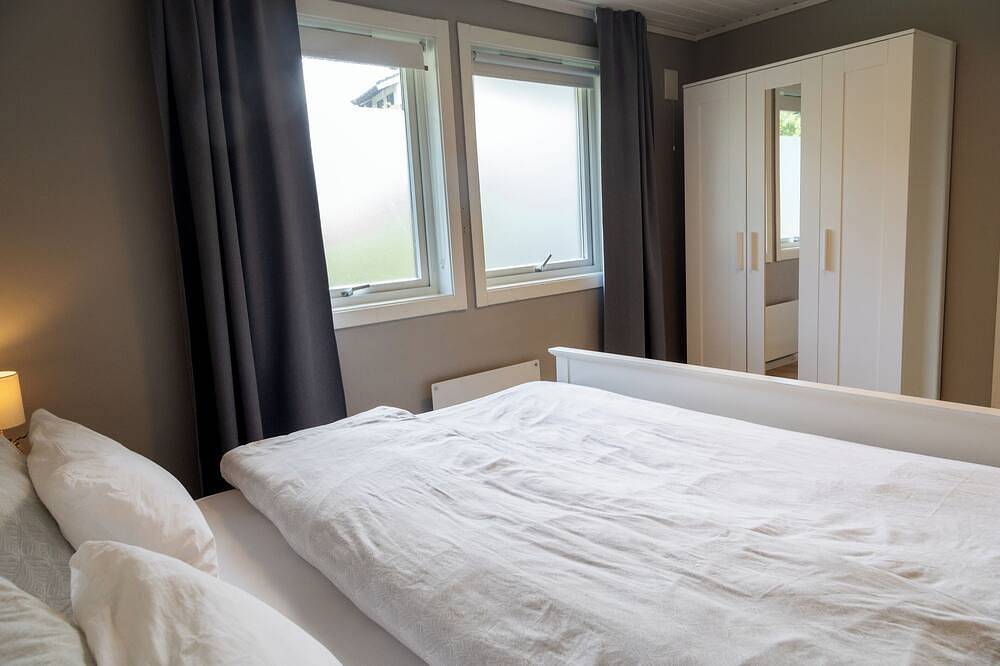 Ganze Wohnung, Apartment with stunning fjord view near Ålesund in Ålesund