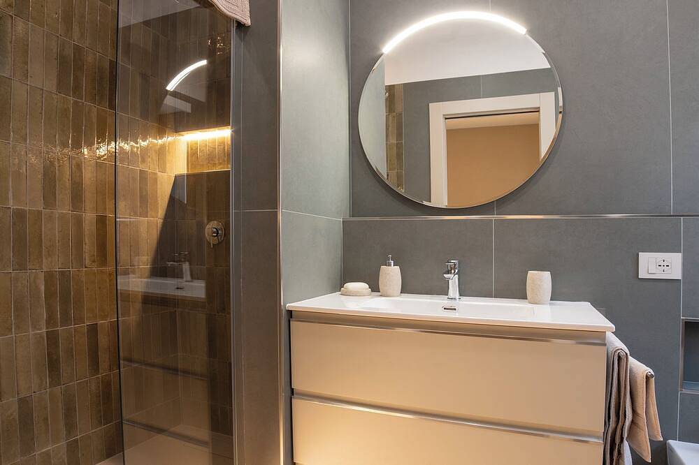 Appartamento intero, Casa Nexa: ambiente caldo e moderno, ideale per soggiorni business in Roma, Provincia di Roma