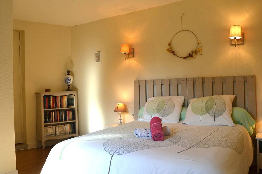 Gîte l'ancienne Epicerie Meyronne 3* in Meyronne, Parc Naturel Régional des Causses du Quercy