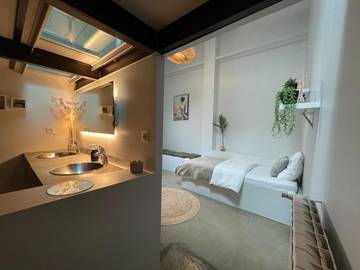 Cottage pour 3 personnes, avec piscine ainsi que jardin et terrasse à Trèbes
