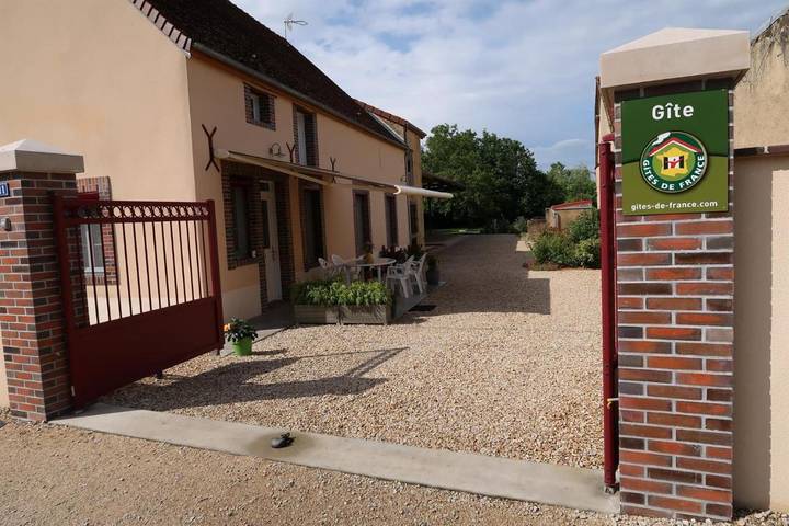 Gîte pour 4 personnes, avec jardin, animaux acceptés à Chéu