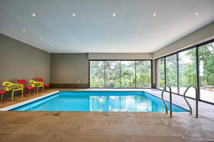 Maison d’hôte pour 8 personnes, avec jardin et piscine ainsi que sauna et vue, animaux acceptés à Vals-les-Bains - 4
