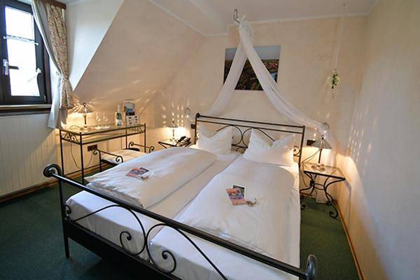 Hotel für 4 Personen, mit Terrasse und Garten sowie Sauna in Dettelbach - 2