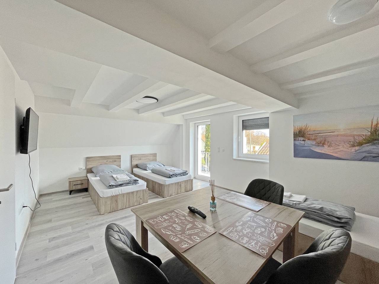 Ganze Wohnung, Apartment 6 mit privater Terrasse, Gemeinschaftsgarten und Wlan in Ichenhausen, Bayerisch Schwaben