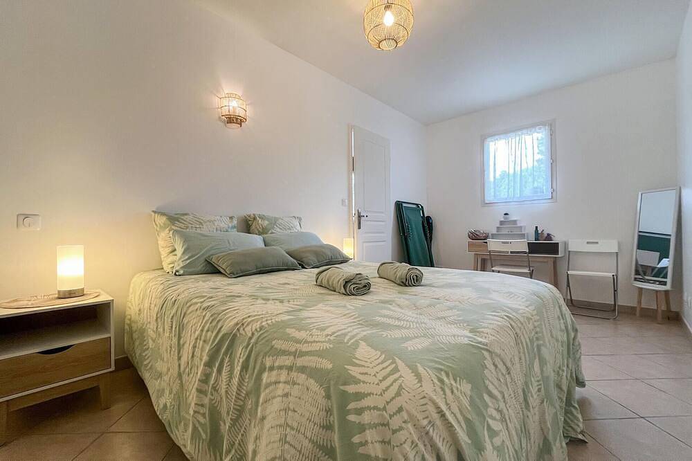 Nice home in Saint-Martin-de-Crau with Wifi in Saint-Martin-de-Crau, Arles region