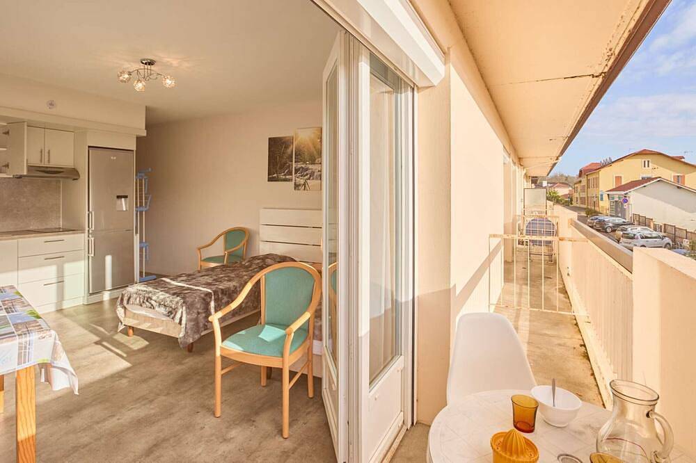 Apartamento entero, Estudio luminoso con balcón orientado al sur en Barbotan in Cazaubon, Gers