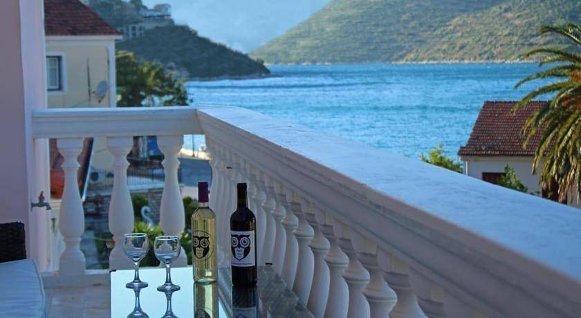 Gîte pour 3 personnes, avec jardin et vue dans Vathy