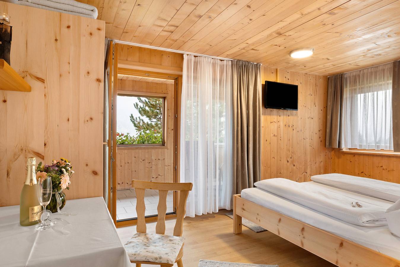 Zimmer 'Bergblick' mit Bergblick, Gemeinschaftsgarten und Wlan in Sibratsgfäll, Bregenzerwald