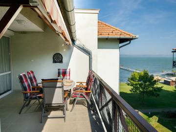 Ferienwohnung für 9 Personen, mit Garten und Balkon sowie Seeblick in Plattensee Südufer
