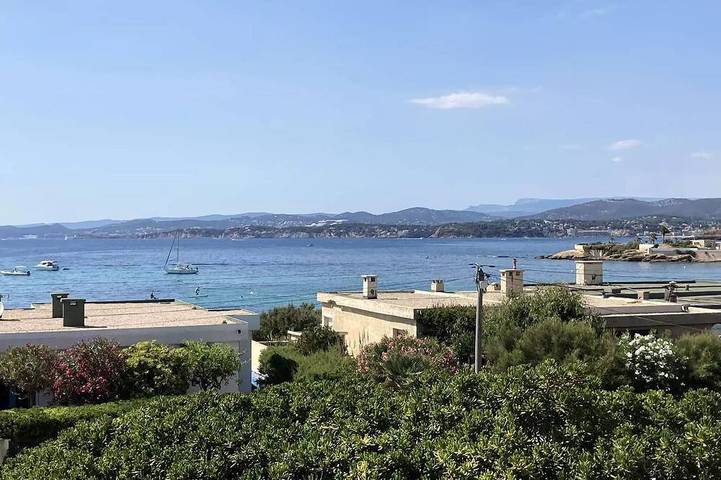 Location de vacances pour 8 personnes dans Plage Du Rayolet