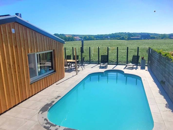 Ferienhaus für 6 Personen, mit Whirlpool und Terrasse sowie Garten und Pool