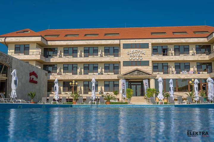 Hotel para 3 pessoas, com vista e jardim e ainda sauna and piscina em Roménia