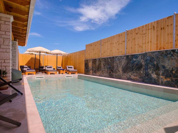 Location de vacances pour 8 personnes, avec jardin et piscine dans Vlorë - 2