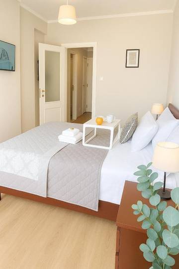 Gîte pour 3 personnes, avec vue et terrasse dans Saronida