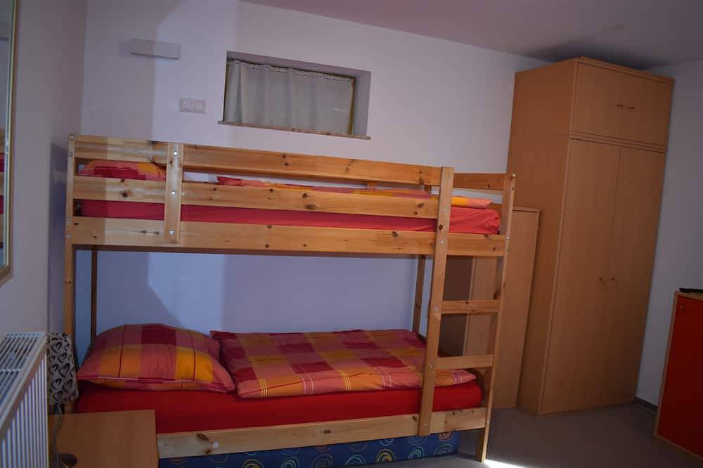 Ganze Wohnung, Ferienwohnung , sehr ruhig am Waldrand gelegen, mit separaten Eingang in Wohratal, Landkreis Marburg-Biedenkopf