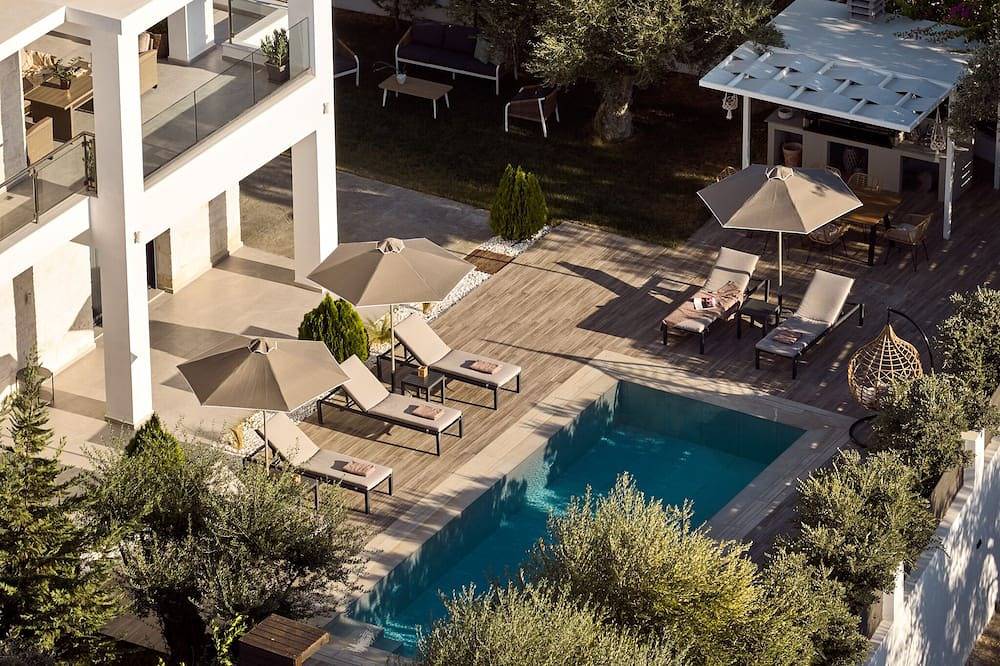 Solis Ortus Villa, a Sublime Sanctuary with Pool in Kalamaki, Zakynthos