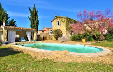 Gîte pour 14 personnes, avec piscine et terrasse à Méjannes-lès-Alès