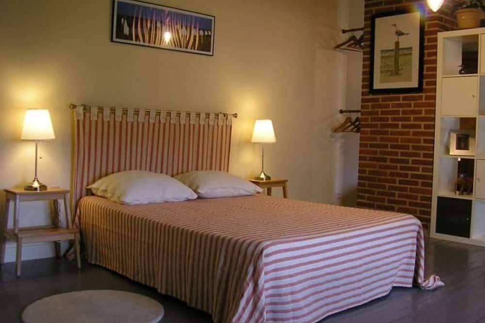 Charming Renovated Cottage in Brière Park with Garden, Near Guérande in La Chapelle-des-Marais, Saint-Nazaire region